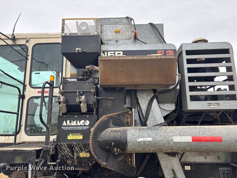 image for item FC1575 Gleaner F3 combine