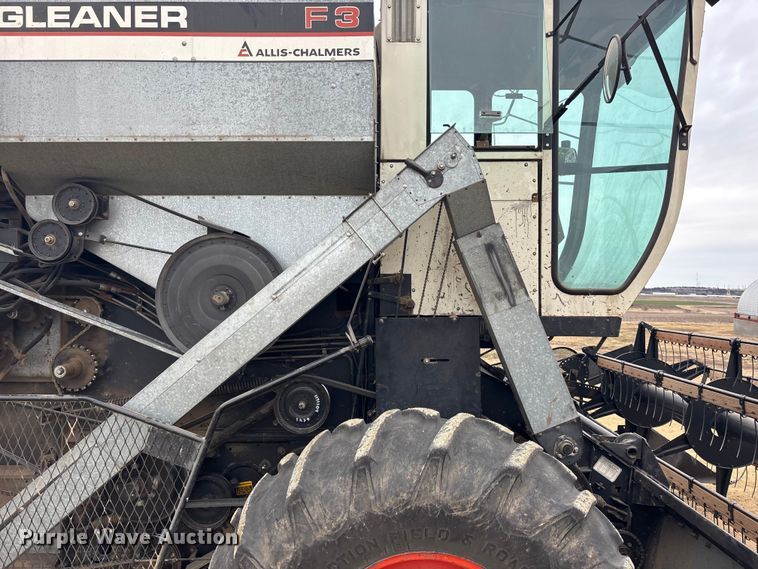 image for item FC1575 Gleaner F3 combine