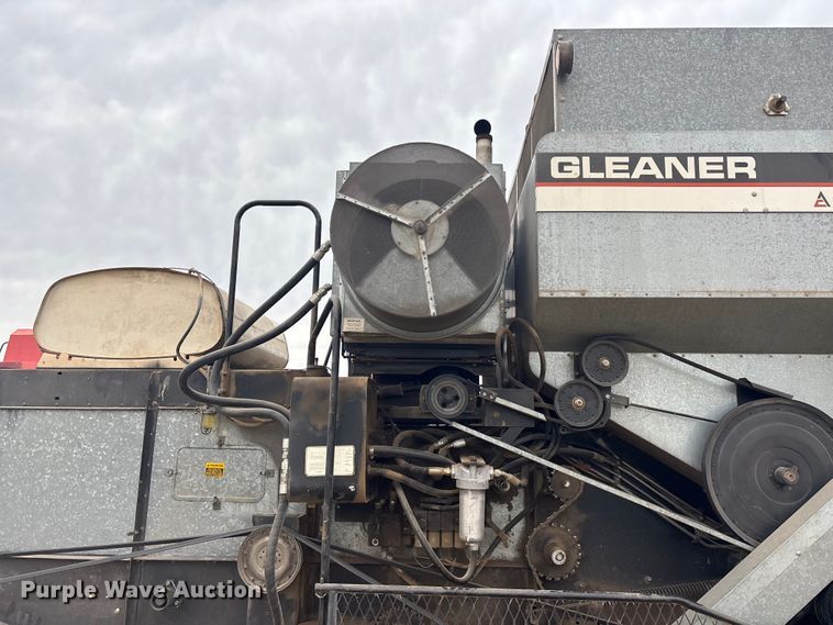 image for item FC1575 Gleaner F3 combine