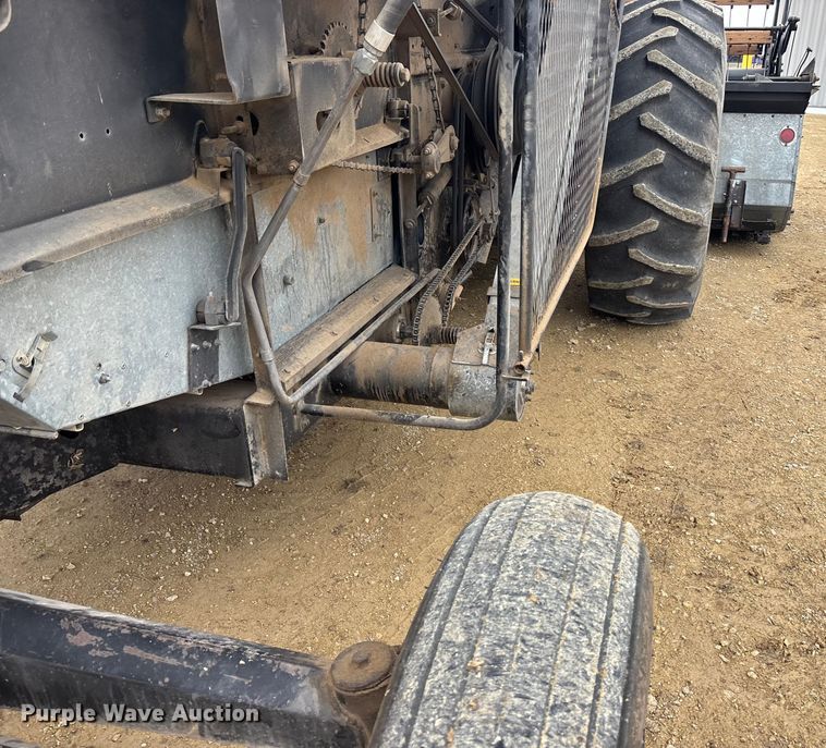 image for item FC1575 Gleaner F3 combine