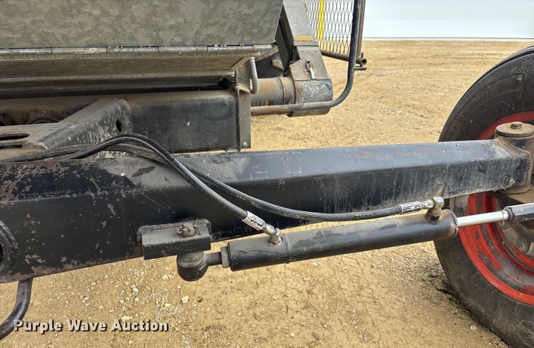 image for item FC1575 Gleaner F3 combine