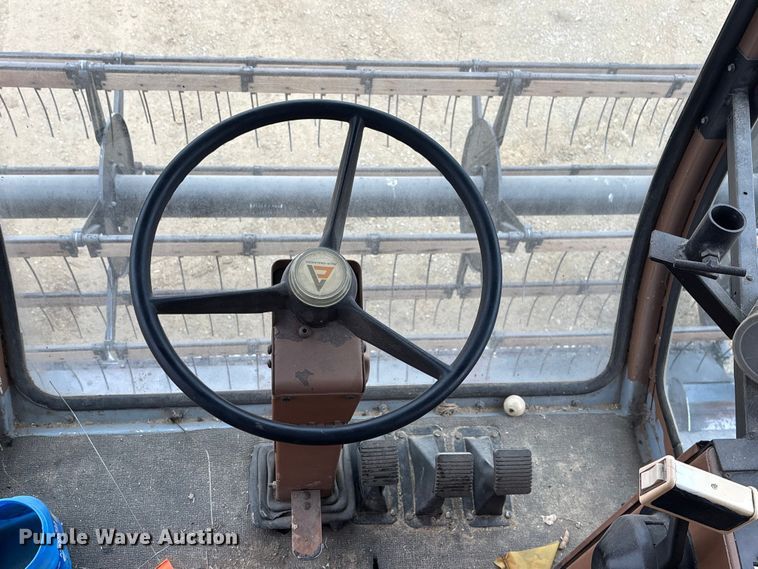 image for item FC1575 Gleaner F3 combine