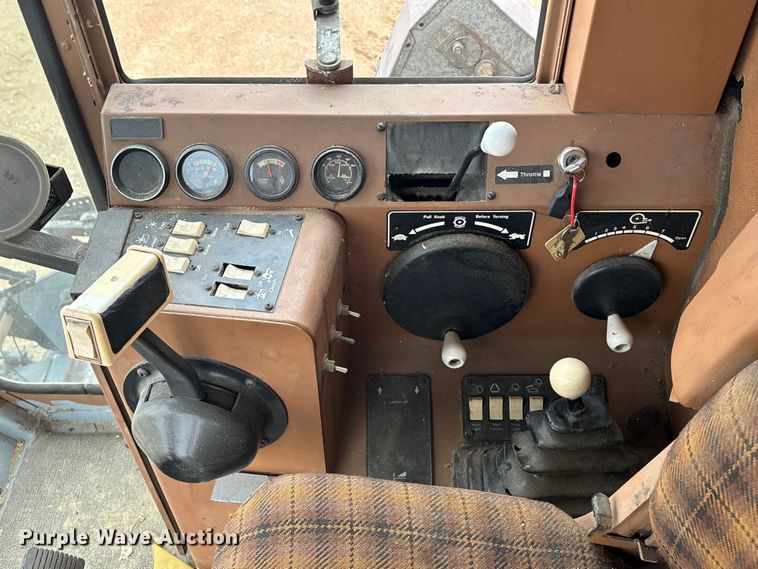 image for item FC1575 Gleaner F3 combine