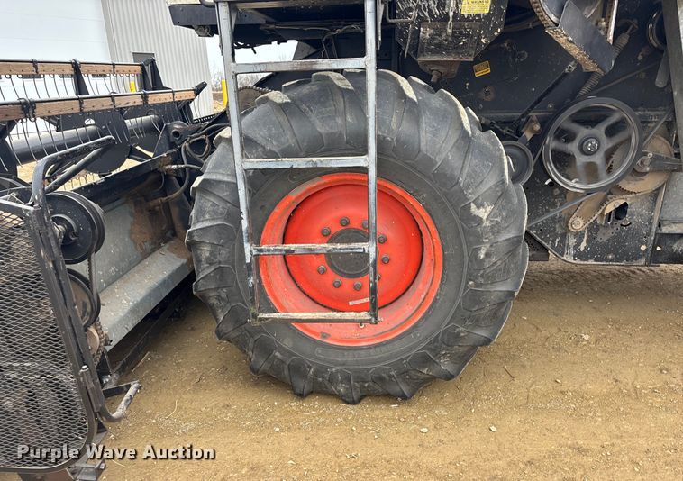 image for item FC1575 Gleaner F3 combine