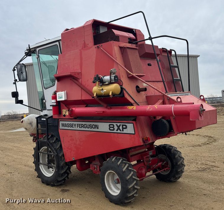 image for item FC1577 Massey Ferguson 8XP Combine