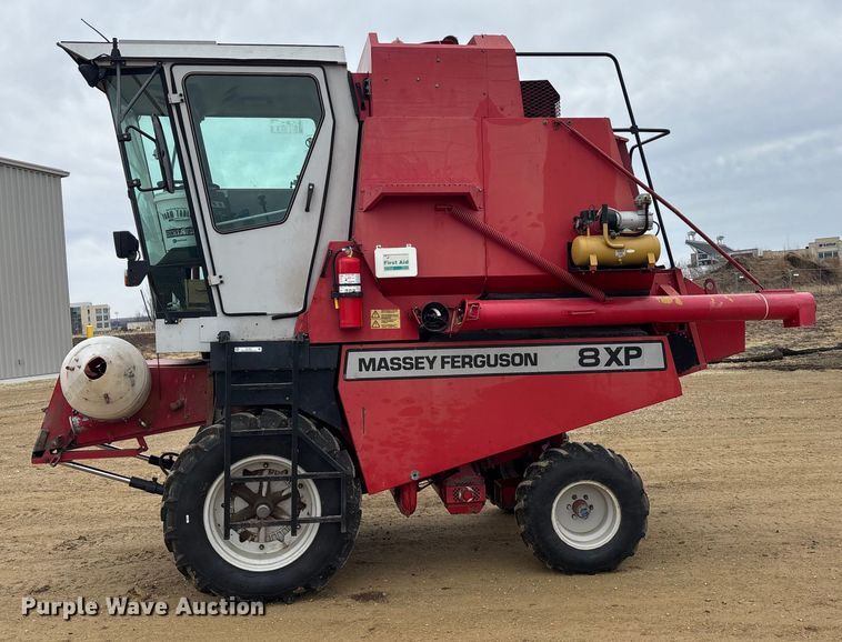 image for item FC1577 Massey Ferguson 8XP Combine
