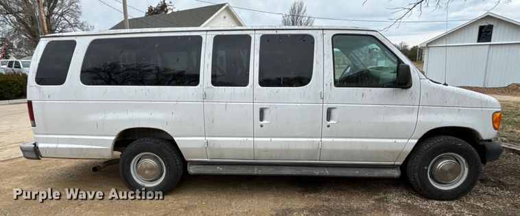image for item FC1585 2003 Ford E350 Extended van
