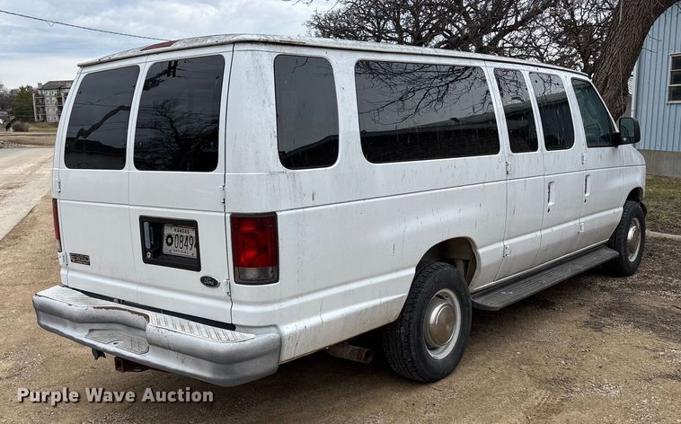 image for item FC1585 2003 Ford E350 Extended van