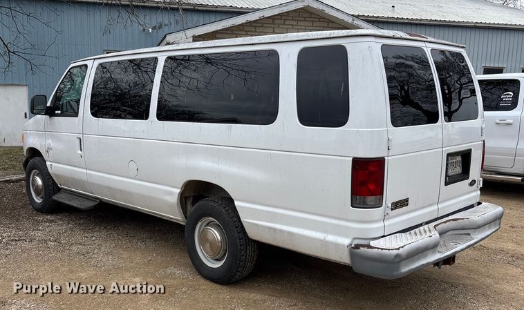 image for item FC1585 2003 Ford E350 Extended van