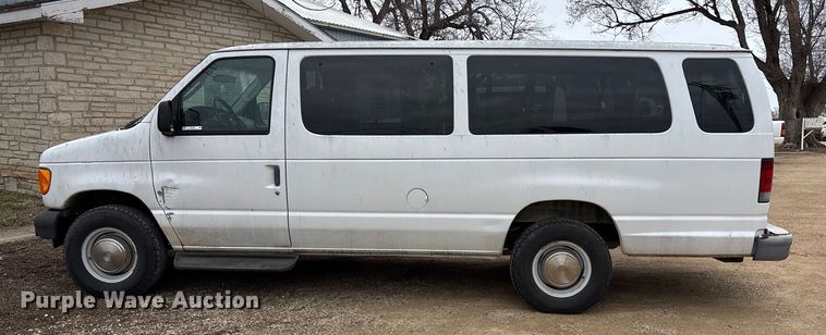 image for item FC1585 2003 Ford E350 Extended van