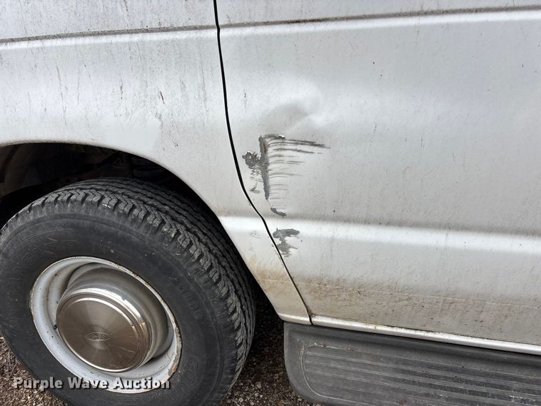 image for item FC1585 2003 Ford E350 Extended van