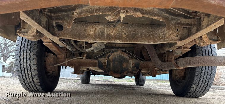 image for item FC1585 2003 Ford E350 Extended van