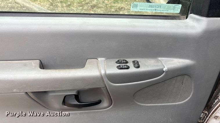 image for item FC1585 2003 Ford E350 Extended van