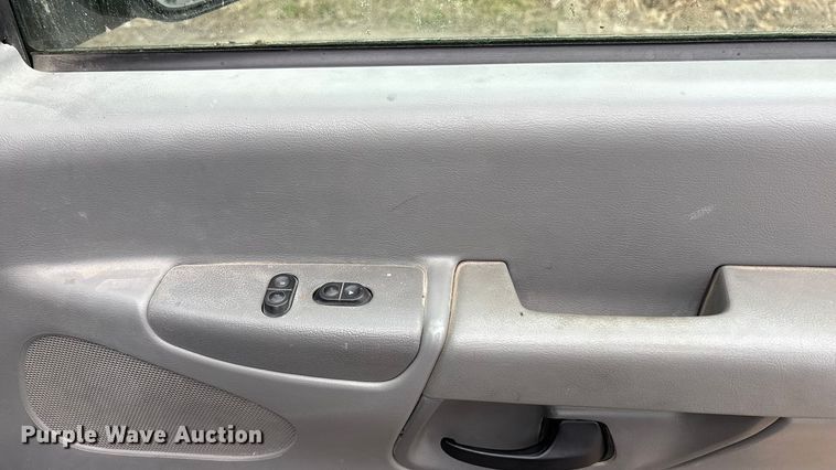 image for item FC1585 2003 Ford E350 Extended van