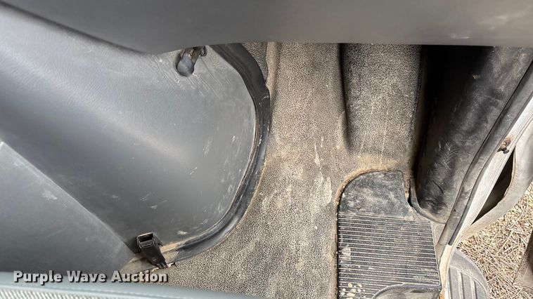 image for item FC1585 2003 Ford E350 Extended van