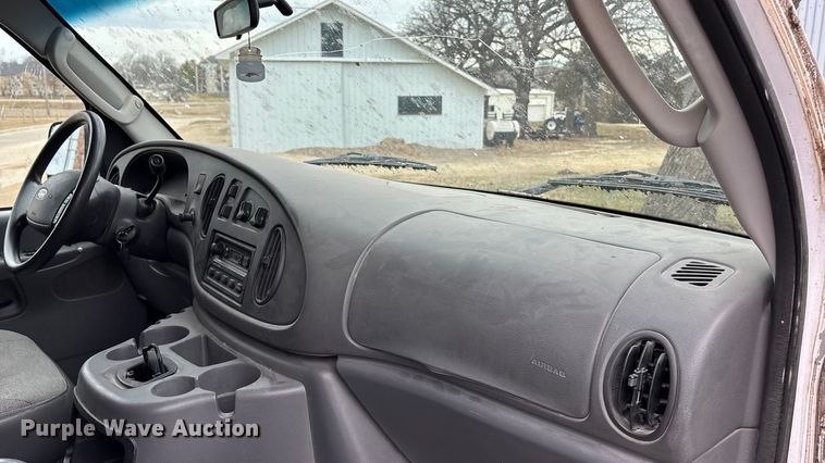 image for item FC1585 2003 Ford E350 Extended van