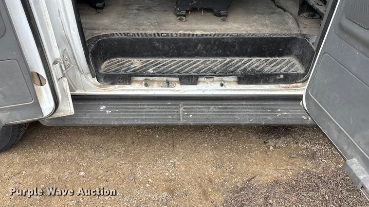 image for item FC1585 2003 Ford E350 Extended van
