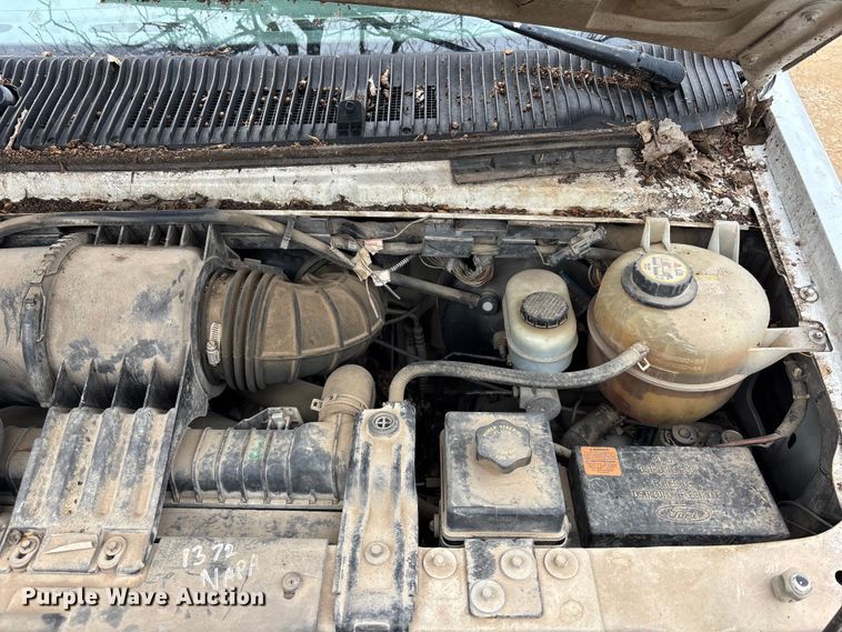 image for item FC1585 2003 Ford E350 Extended van