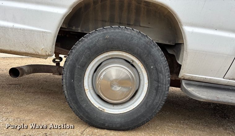 image for item FC1585 2003 Ford E350 Extended van