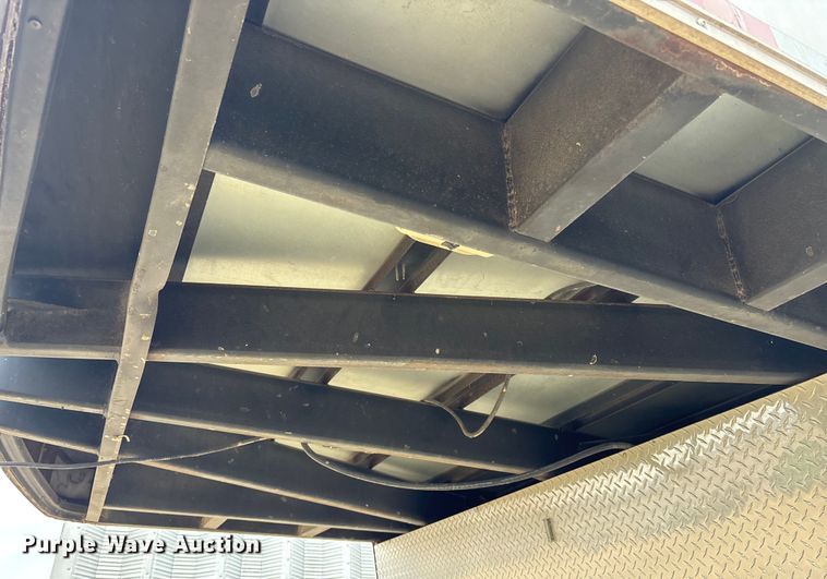 image for item FC1586 2003 Hallmark  GRG85X28WT5 enclosed cargo trailer