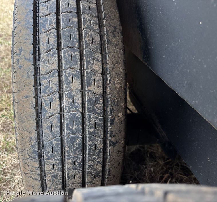 image for item FC1586 2003 Hallmark  GRG85X28WT5 enclosed cargo trailer