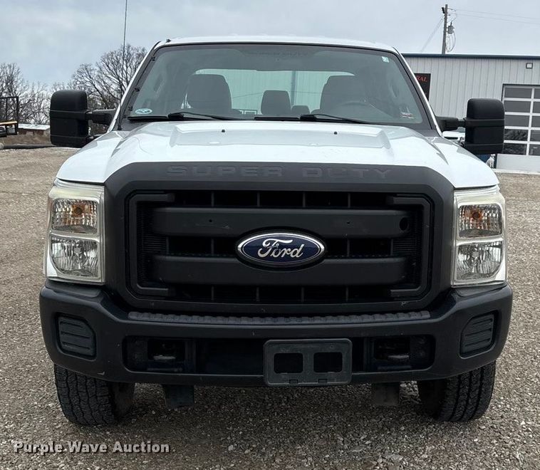 image for item FG0077 2011 Ford F350 Super Duty Crew Cab pickup truck