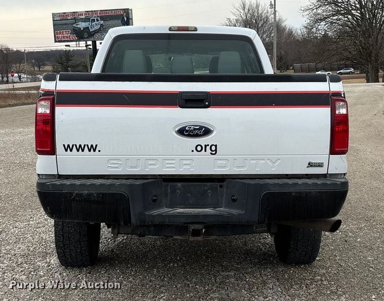 image for item FG0077 2011 Ford F350 Super Duty Crew Cab pickup truck