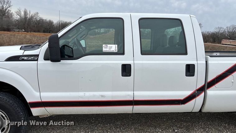 image for item FG0077 2011 Ford F350 Super Duty Crew Cab pickup truck