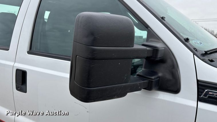 image for item FG0077 2011 Ford F350 Super Duty Crew Cab pickup truck