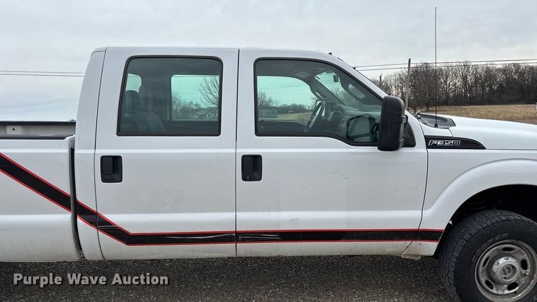 image for item FG0077 2011 Ford F350 Super Duty Crew Cab pickup truck