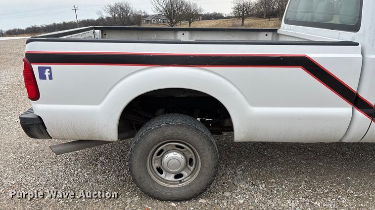 image for item FG0077 2011 Ford F350 Super Duty Crew Cab pickup truck