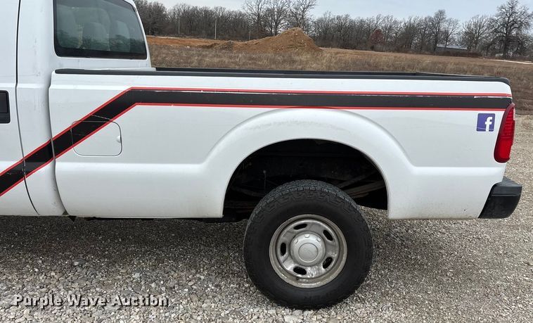 image for item FG0077 2011 Ford F350 Super Duty Crew Cab pickup truck