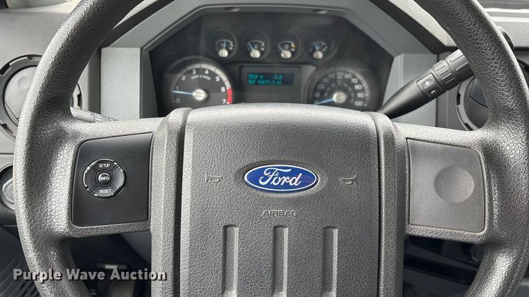 image for item FG0077 2011 Ford F350 Super Duty Crew Cab pickup truck