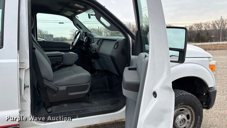 image for item FG0077 2011 Ford F350 Super Duty Crew Cab pickup truck