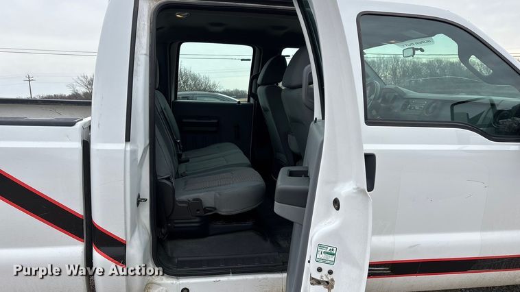 image for item FG0077 2011 Ford F350 Super Duty Crew Cab pickup truck