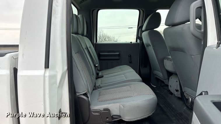 image for item FG0077 2011 Ford F350 Super Duty Crew Cab pickup truck