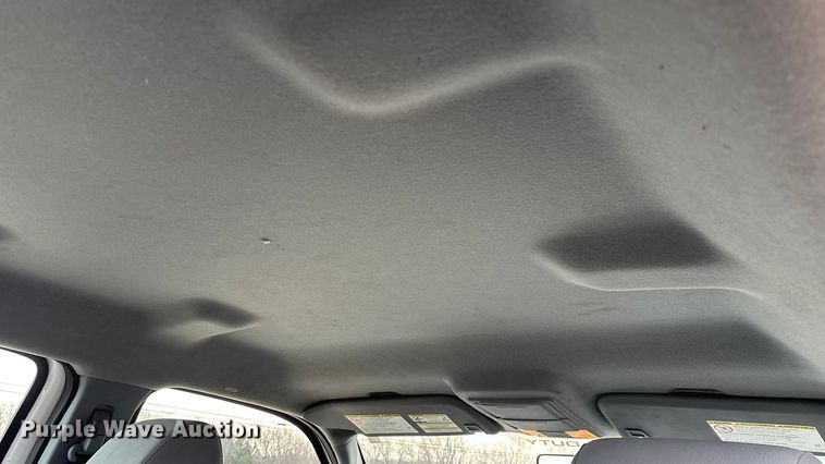 image for item FG0077 2011 Ford F350 Super Duty Crew Cab pickup truck