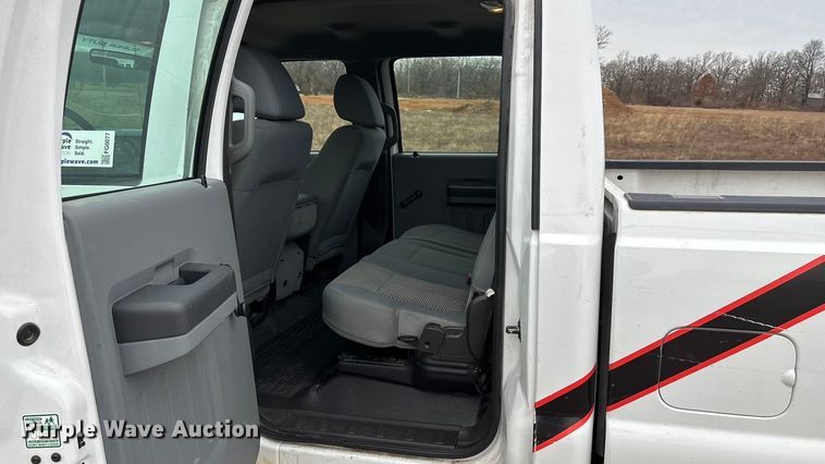 image for item FG0077 2011 Ford F350 Super Duty Crew Cab pickup truck