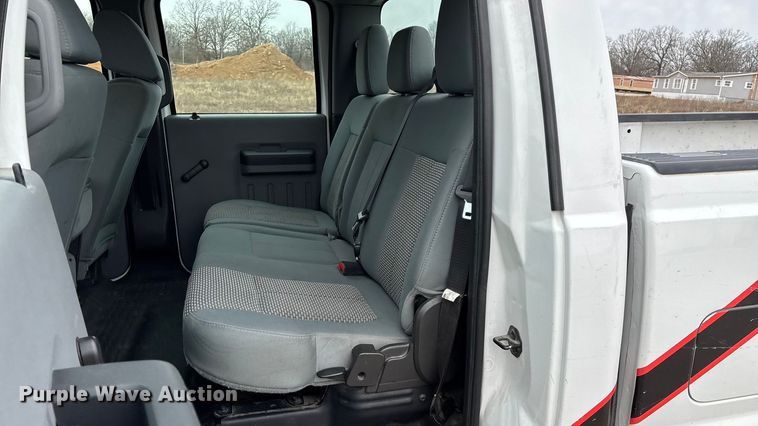 image for item FG0077 2011 Ford F350 Super Duty Crew Cab pickup truck