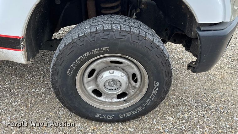 image for item FG0077 2011 Ford F350 Super Duty Crew Cab pickup truck