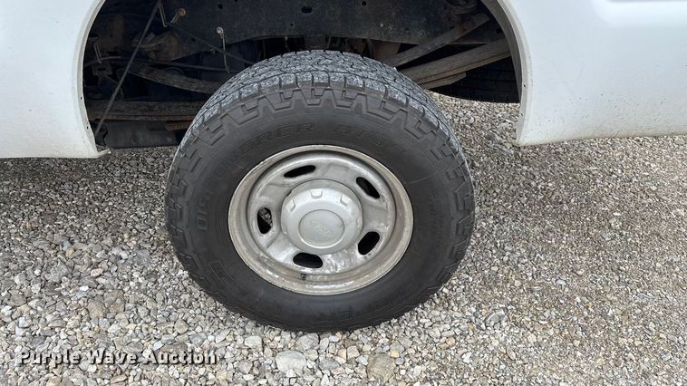 image for item FG0077 2011 Ford F350 Super Duty Crew Cab pickup truck