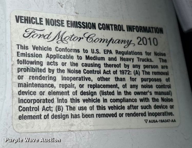 image for item FG0077 2011 Ford F350 Super Duty Crew Cab pickup truck