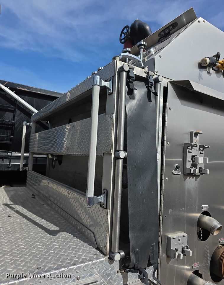 image for item FI0671 2016 Spartan LA41M2142 pumper fire truck