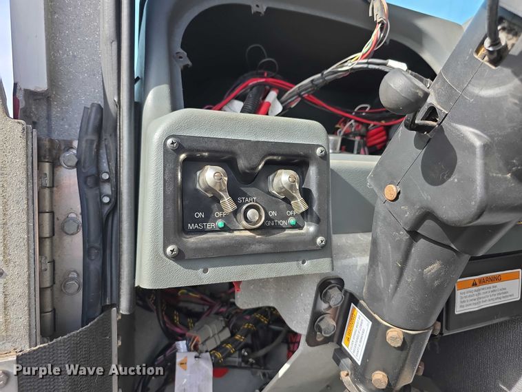 image for item FI0671 2016 Spartan LA41M2142 pumper fire truck