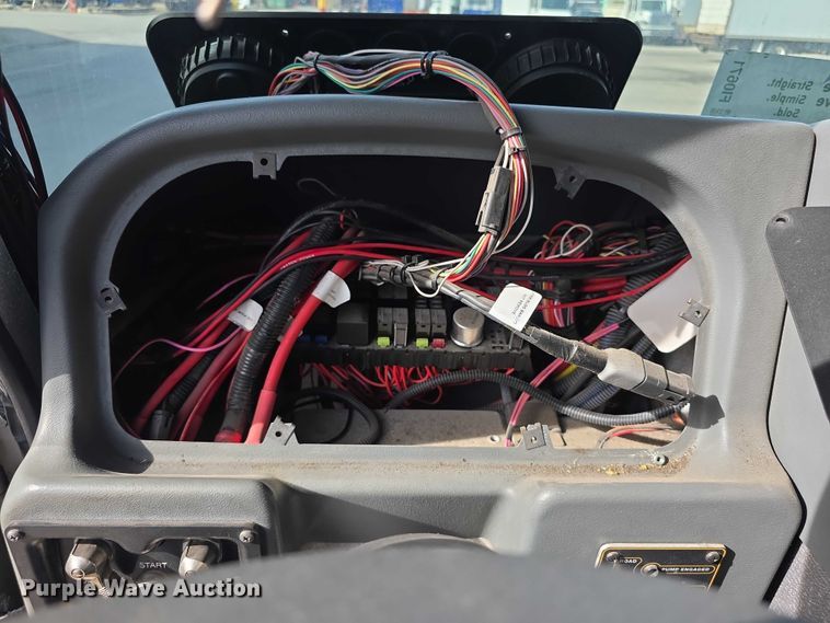 image for item FI0671 2016 Spartan LA41M2142 pumper fire truck