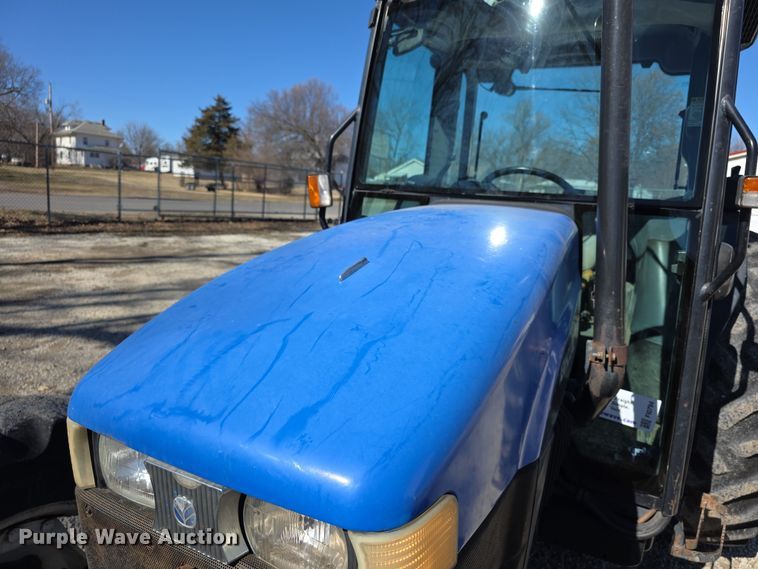 image for item FI0794 2000 New Holland TN75S MFWD tractor