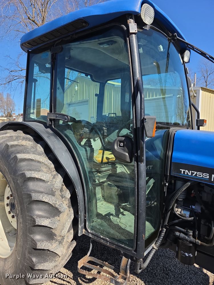image for item FI0794 2000 New Holland TN75S MFWD tractor
