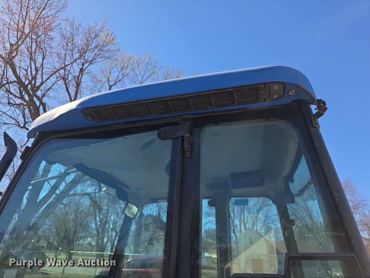 image for item FI0794 2000 New Holland TN75S MFWD tractor