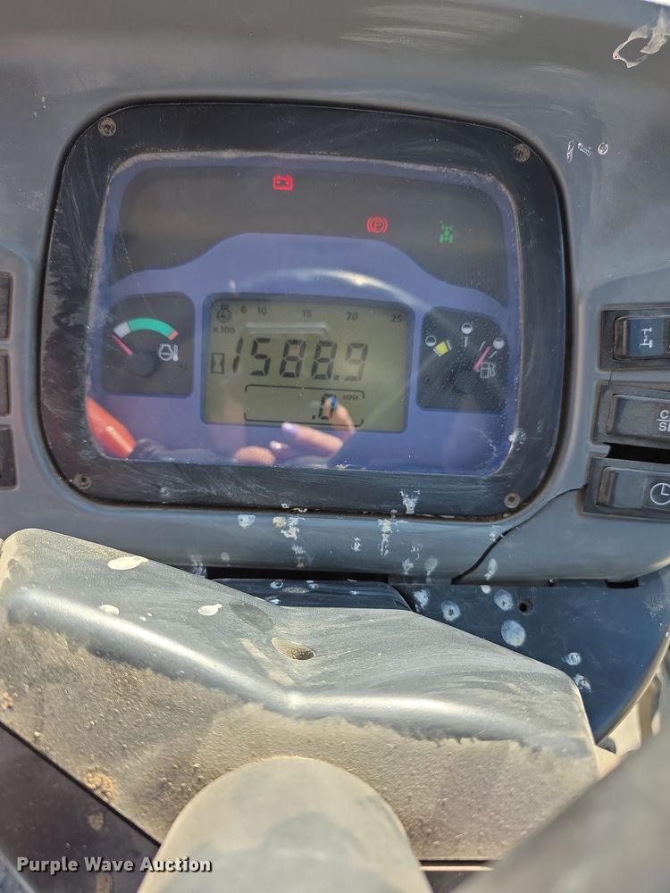 image for item FI0794 2000 New Holland TN75S MFWD tractor