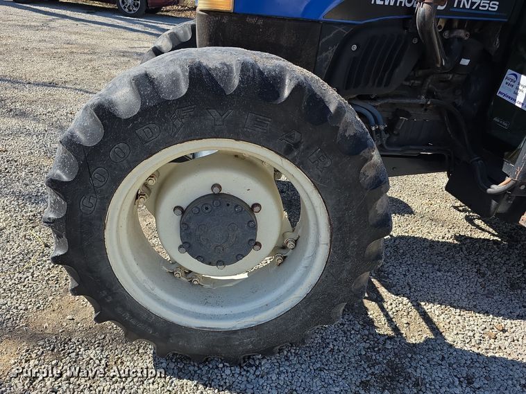image for item FI0794 2000 New Holland TN75S MFWD tractor